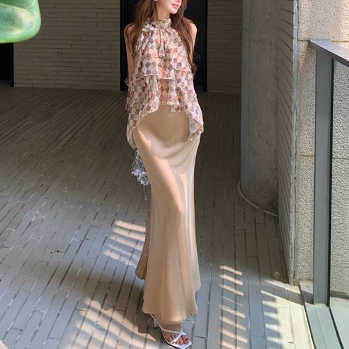 (코디세트)빈티지 루즈핏 체크 민소매 티셔츠 홀터넥 쉬폰 셔츠 +새틴 머메이드 롱스커트 마리주나35756